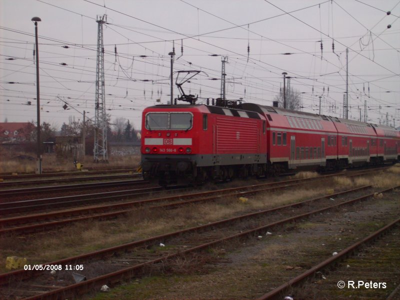 143 566-8 schiebt den RB11 Frankfurt/Oder in den Bahnhof Eisenhttenstadt. 05.01.08