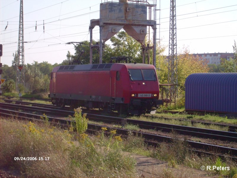 145 068-3 kommt solo von der Oderbrcke komment in Frankfurt/Oder eingefahren. 24.09.06