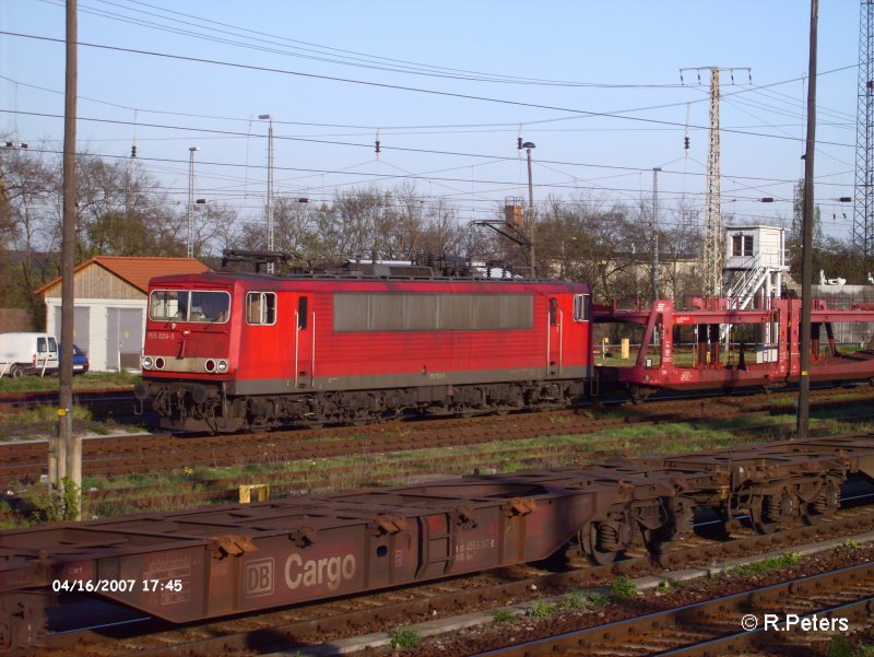 155 024-3 fhrt in Frankfurt/Oder mit ein leeren Autozug ein. 16.04.07