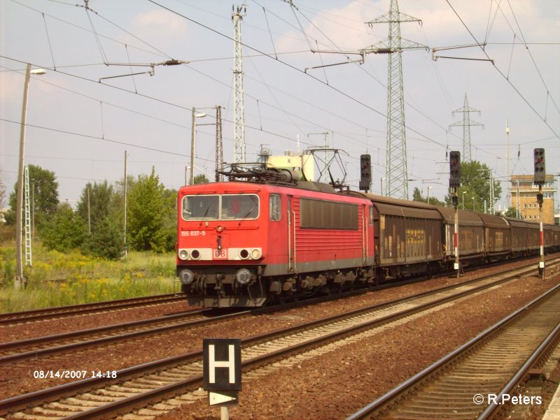 155 037-5 durchfhrt berlin-Schnefeld mit ein Gedeckten Gterzug. 14.08.07