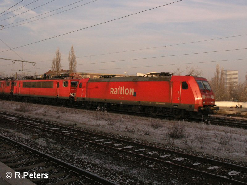 185 219-3 steht in Frankfurt/Oder abgestellt. 22.12.07