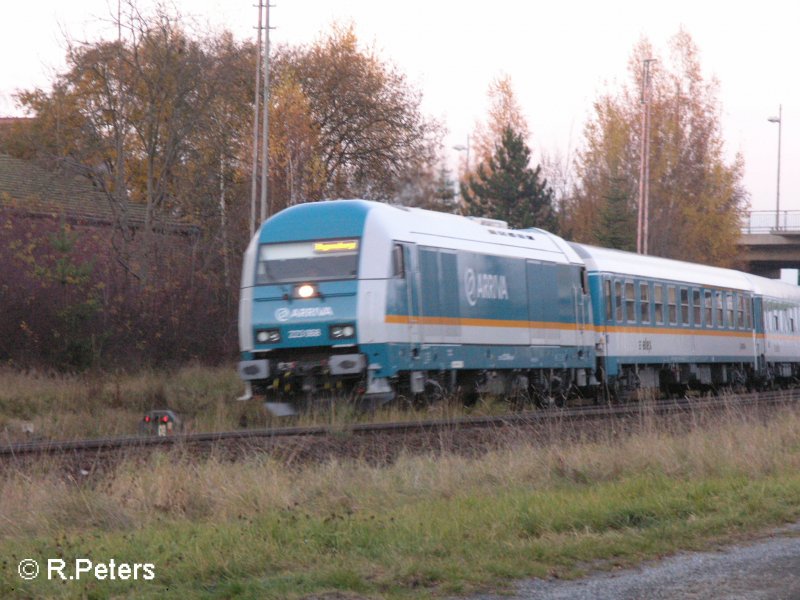 223 068 verlsst Wiesau/Oberpfalz mit ein Test-Alex in Richtung Regensburg. 05.11.07