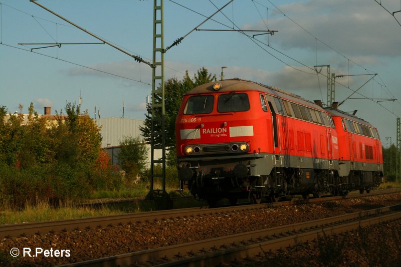 225 806-9 und 217 018-1 durchfahren Obertraubling als Lz. 13.09.07