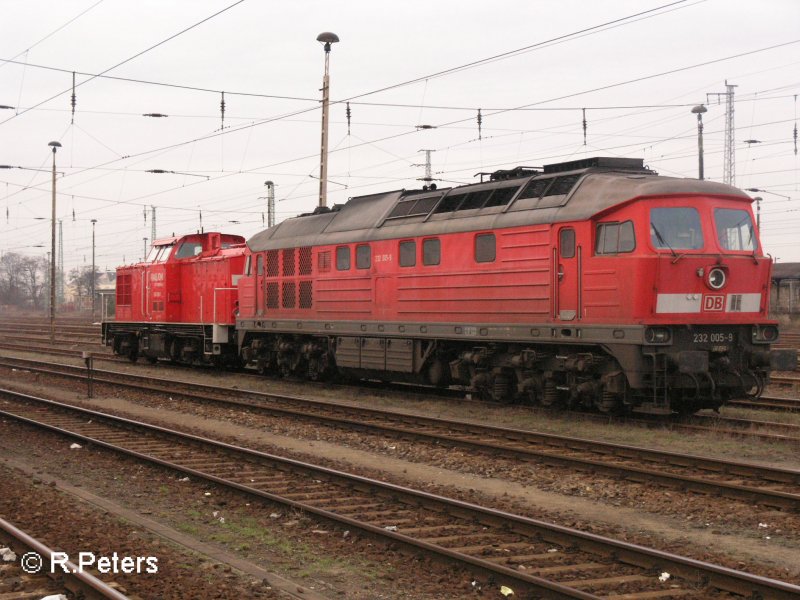 232 005-9 berfhrt eine 298 in Cottbus. 09.02.08