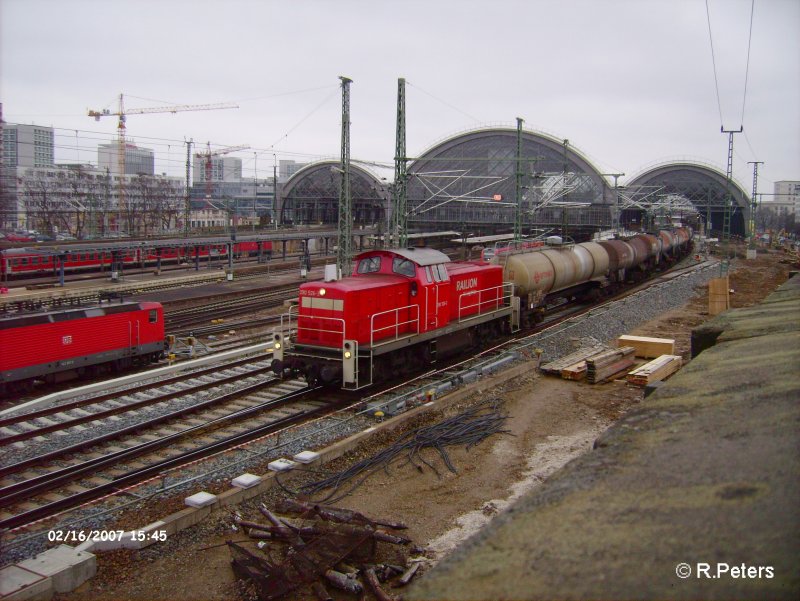 290 526-3 durchfhrt Dresden HBF mit ein Gterzug. 16.02.07