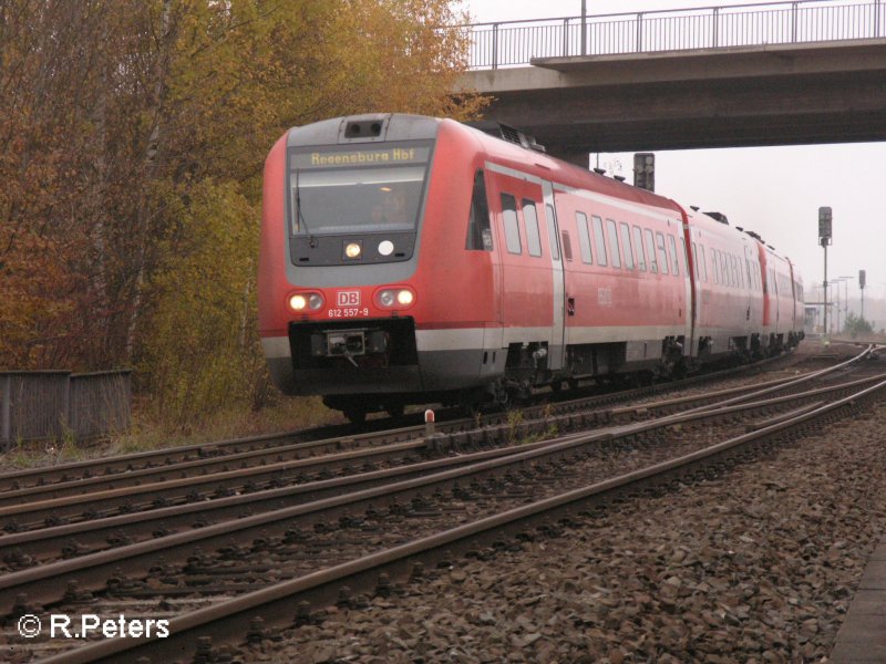 612 557-9 und 093 verlassen Wiesau/Oberpfalt als RE Regensburg. 02.11.07