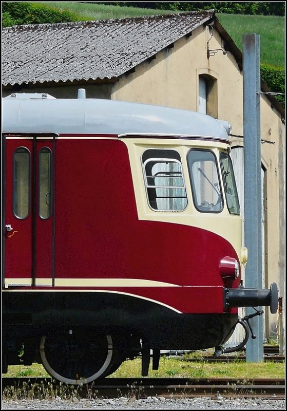 Der Westwaggon einmal aus einem anderen Blickwinkel fotografiert in Troisvierges am 25.05.08. (Jeanny) 