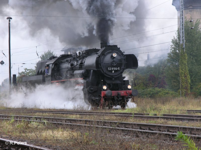 Die Stafurter 52 8184-5 zeigt bei der 52iger Parade im BW Schneweide was in ihr steckt. 28.09.07