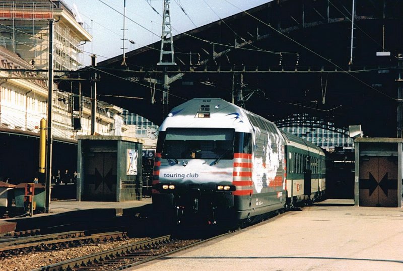 Etwas ganz besonders in jeglicher Hinsicht: die Re 460 022-7 des TCS (Touring Club Suisse, vergleichbar mit ACAD in Deutschland) 
in Lausanne 1996