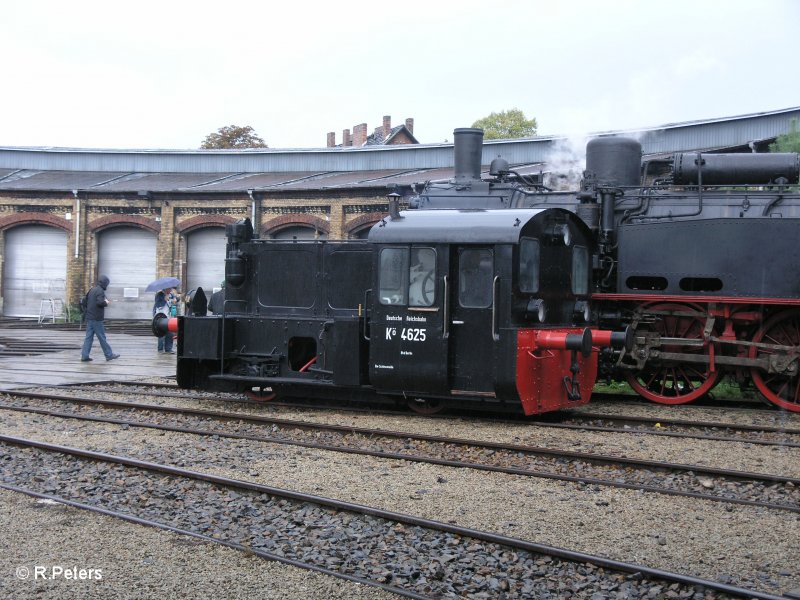 K 4625 vorm Ringlokschuppen im BW Schneweide. 28.09.07