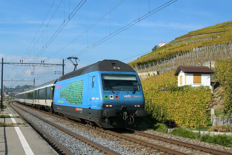 Re 460 071-4 VetrOswiss bei Villette VD ( 17. Okt. 2007)