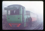 Die Lokomotiven von 1895/96 (SLM Winterthur) für die Snowdon Mountain Railway / Rheilffordd yr Wyddfa: Lok 3  Wyddfa  in den Wolken auf der Bergstation.