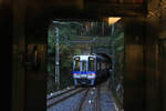 Der Nankai-Konzern, Partnerbahn der MOB: Einfahrt von Zug 2046 in den Tunnel von Kii Kamiya.
