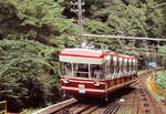Der Nankai-Konzern, Partnerbahn der MOB: Der alte Standseilbahnwagen 11 der Strecke von Gokuraku-bashi nach Kôya-san hinauf.