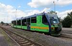 gtw-gelenktriebwagen/791656/die-laenderbahn-ist-auch-im-prager Die Länderbahn ist auch im Prager S-Bahnnetz aktiv, wie VT42 'URAN' am 9 Juni 2022 in Rakovnik unter Beweis stelt. 