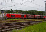 Ich war schon überrascht dass ich diese neuen Zweikraftlokomotiven „Siemens Vectron Dual Mode light“ (BR 249) der DB Cargo AG in Kreuztal nun schon sehen konnte und dann auch gleich 3 Stück. Am 21 Mai 2024 waren hier die 249 002 ...