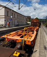 Leerer vierachsiger Containertragwagen 48‘ («5L» Tragwagen) 33 85 4505 208-0 CH-WASCO der Gattung Sgmmns 54‘, für den Transport von intermodalen Ladeeinheiten und des Wascosa flex freight system (Wechselaufbauten), der Wasc ...