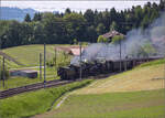 150 Jahre Emmentalbahn. Vierfachtraktion auf Gleisen der Bernischen Staatsbahn.

Alle vier momentan betriebsfähigen Dampfloks der Dampfbahn Bern in einem Zug, das ist ein Fest für den Bahnfotografen. Ed 3/4 51 der Bern-Schwarzenburg ...