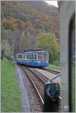 Der SSIF ABe 8/8 21 'ROMA' (UIC 94 83 4880 021-0 I-SSIF) erreicht als PE72 69 bzw. 'Diretto Domodossola - Locarno' den Bahnhof von Verigo, wo ich aus dem nach Domo fahrenden ABe 6/6 33 dank den zu öffnenden Fenster dieses (und noch weitere) Bild ...