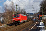 Die auch für die Schweiz zugelassene 185 099-9 (91 80 6185 099-9 D-DB) der DB Cargo AG fährt am 15.03.2023, mit einem KLV-Zug auf der Siegstrecke (KBS 460) durch Scheuerfeld (Sieg) in Richtung Köln.

Die TRAXX F140 AC1 wurde 2002 von ...