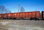 Vierachsiger offener Drehgestell-Güterwagen 31 80 5375 425-1, der Gattung Eanos-x 059, der DB Cargo AG am 31.03.2021 im Zugverband bei einer Zugdurchfahrt in Rudersdorf (Kr.