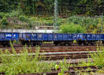 Vierachsiger offener Drehgestell-Gterwagen (Niederbordwagen), 37 80 5840 081-3, der Gattung Eamos, der VTG AG, Schweiz, abgestellt am 17.09.2022 im Zugverband in Betzdorf/Sieg.