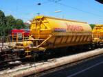 SNCF Silowagen 693 230-5 Taoos f�r Tiernahrung Nacco in Ulm am 07.06.2014.