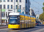 Der BVG 4018 ein fnfteiliger Bombardier Flexity Berlin vom Typ  GT6-08 ZR am 18.09.2018 auf der Warschauer Strae in Berlin (Warschauer Brcke).