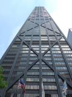 (152'736) - Der John Hancock Tower von unten mit seinen 96 Stockwerken am 14.