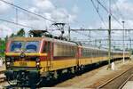 Einfahrt des IC-Benelux nach Antwerpen und Mechelen in Roosendaal am 15 Juli 1997. Das Bild wurde vom Bahnsteig gemacht.