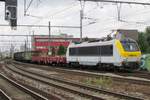 Durchfahrt von 1303 in Antwerpen-Berchem am 22 Mai 2014.