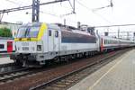 NMBS 1820 steht am 3 November 2016 in Antwerpen-Berchem.