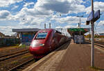 Der PBKA Thalys 4301 (TGV Series 43000) (93 88 0043 010-x B-TH etc.) fährt am 30.04.2023, als Thalys 9423 von Paris Gare du Nord (Paris Nord) via Bruxelles-Midi (Brüssel-Süd),