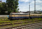 Es sind noch Bügelfalten E 10 im Einsatz. Am16 Mai 2024 konnte ich auch einem Zug heraus in Köln-West die CBB 110 383-7 alias/eigentlich 115 383-2 (91 80 6115 383-2 D-CBB) der Centralbahn GmbH (Mönchengladbach) sehen und ablichten. Die ...