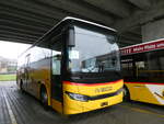 (270'120) - Mabillard, Lens - PID 12'232 - Iveco am 22. Dezember 2024 in Kerzers, Murtenstrasse