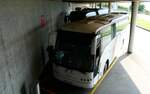 (279'137) - Aus Georgien: ??? - UU-403-UQ - Irisbus (ex Charterbus, I-Milano Nr. 913) am 17. August 2025 in Avry-devant-Pont, Autobahnraststtte