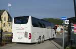 (288'484) - Lofoten Tours, Leknes - YT 76'673 - Mercedes am 14. Juni 2026 in Harstad, Terminal