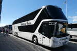 (287'894) - Vadstena Buss, Vadstena - YAY 152 - Neoplan am 9. Juni 2026 in Stockholm, Schloss