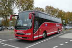 (281'498) - Aus England: Andrew's, Shetland - FSU 330 - Volvo am 14. Oktober 2025 beim Bahnhof Interlaken Ost