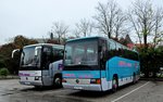 2 Mercedes O 404 von Piffl Reisen aus Niedersterreich in Krems gesehen.