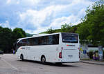 Mercedes Tourismo von Hankook Reisen aus Ungarn in Krems gesehen.