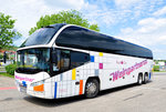 Neoplan Cityliner von Weingartner Reisen aus der BRD in Krems gesehen.