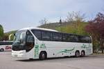 Neoplan Tourliner aus Ungarn in Krems.