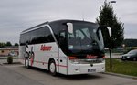 Setra 411 HD von Schnurr Reisen aus der BRD in Krems gesehen.