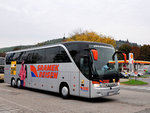 Setra 417 HDH von Sramek Reisen aus Wien in Krems gesehen.