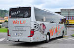 Setra 415 GT-HD von WOLF Reisen aus sterreich in Krems unterwegs.