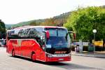 Setra 515 HD von Arzt Reisen aus der BRD in Krems unterwegs.