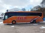 Setra 515 HD von Palm aus Deutschland im Stadthafen Sassnitz.