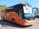 Setra 515 HD von Palm aus Deutschland im Stadthafen Sassnitz.