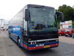 Van Hool T916 von Ter Beek Reizen aus den Niederlanden im Stadthafen Sassnitz.